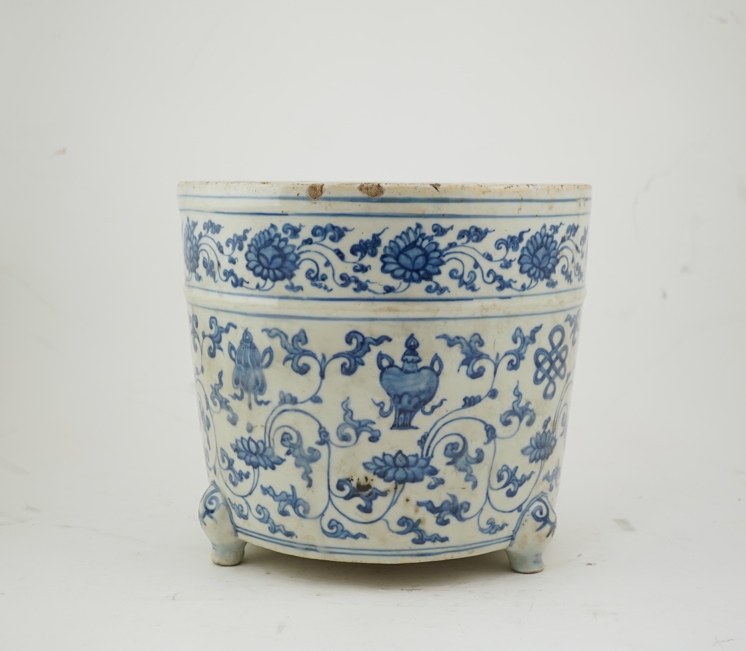 A large Chinese blue and white tripod censer, Ming Dynasty, 16th century